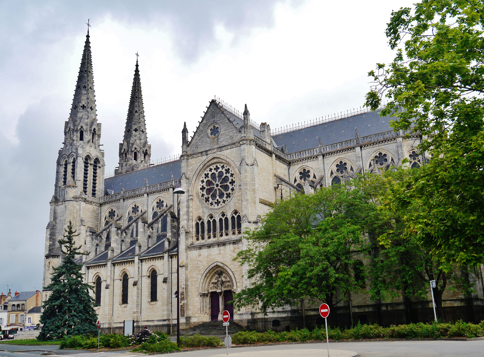 Châteauroux Église Saint-André (Photo License: CC-BY-SA-4.0)